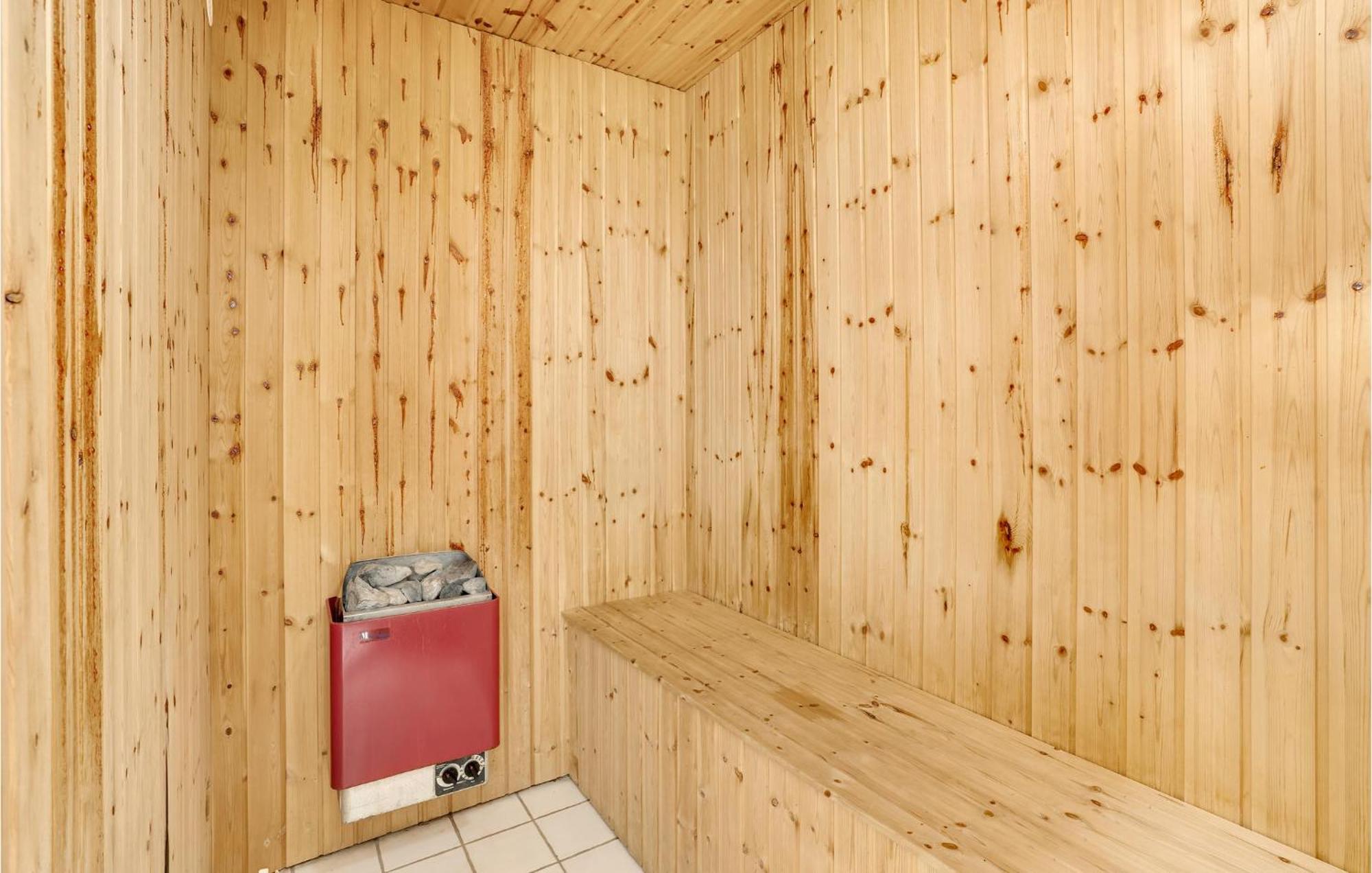 Amazing Home In Hvide Sande With Wifi Bjerregård Exterior foto